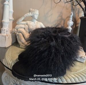 Ugg  Australia Sheepskin Mongolian Fur Cuff boots SN #1875 Designer Black ST #23